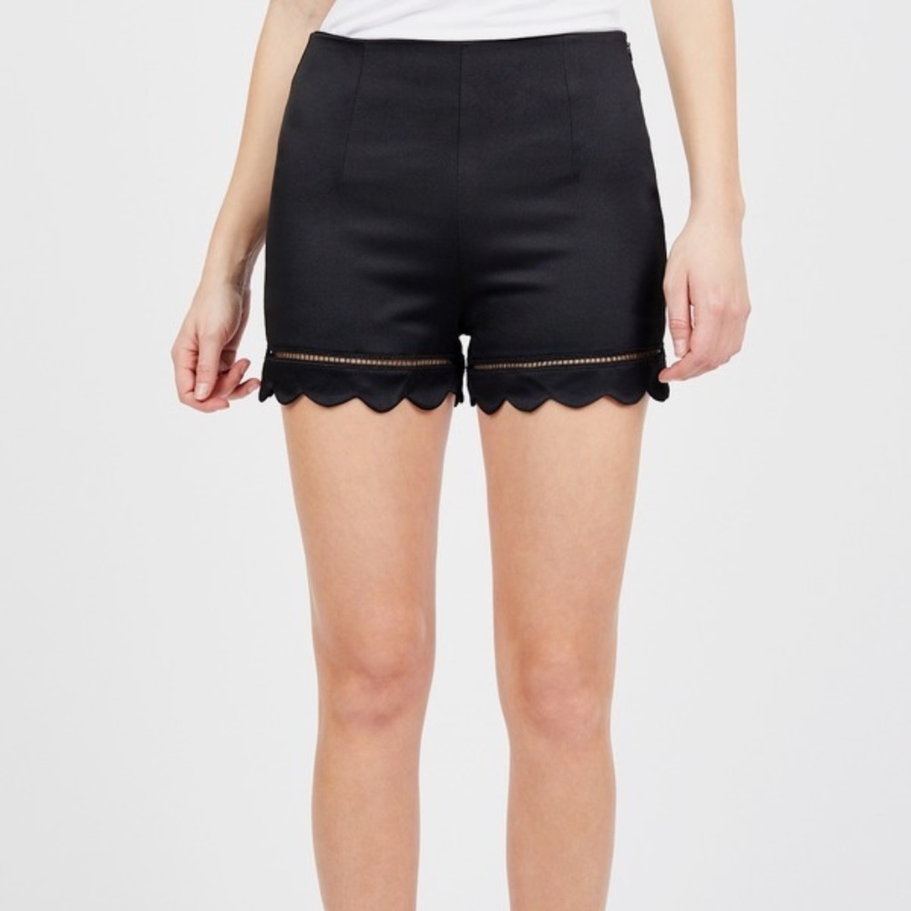 Hyfive  Scallop Trim Short - NEW WITH TAGS